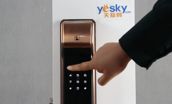 智能锁选哪家?德施曼、凯迪仕、三星、鹿客四款热销指纹锁横评