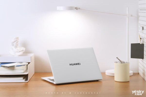 用智慧能力赋能年终总结 华为智慧PC成为职场人的年终复盘利器!