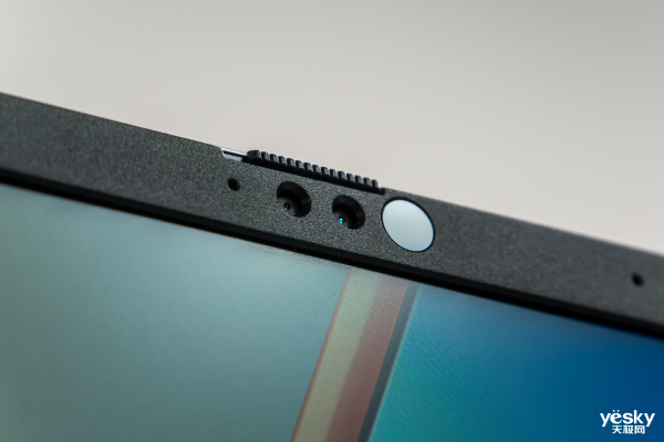 华硕无畏Pro14酷睿版2025评测:酷睿Ultra赋能AI,无畏家族又一力作