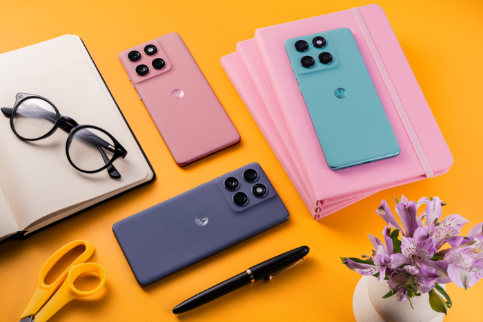 razr 60 Ultra领衔 联想moto最丰富产品形态AI手机发布