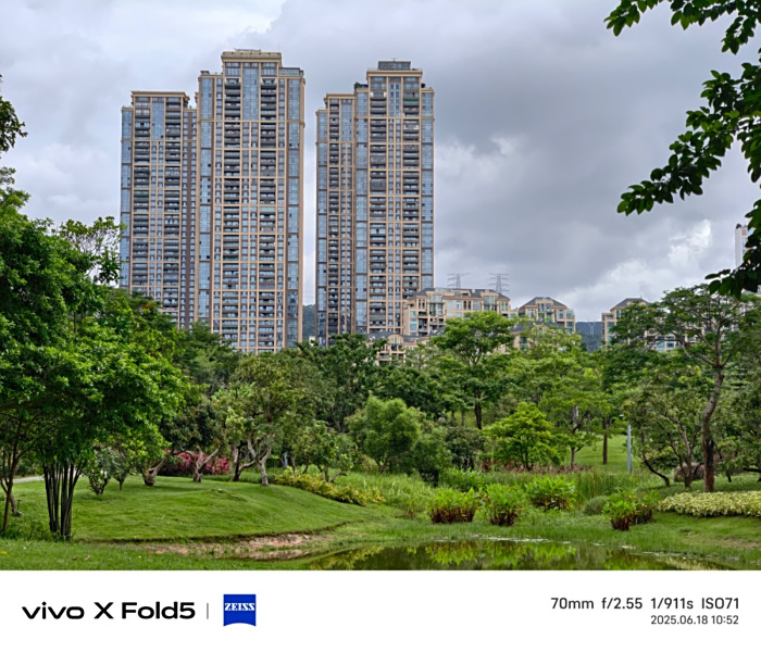 全球最轻大折叠vivo X Fold5评测:iPhone生态就是V的生态