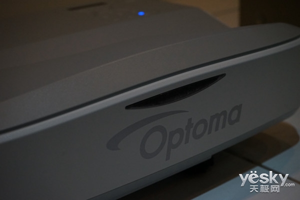 1米享百屏?奥图码LC1激光超短焦影院机评测
