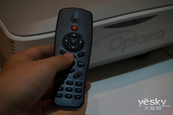 1米享百屏?奥图码LC1激光超短焦影院机评测