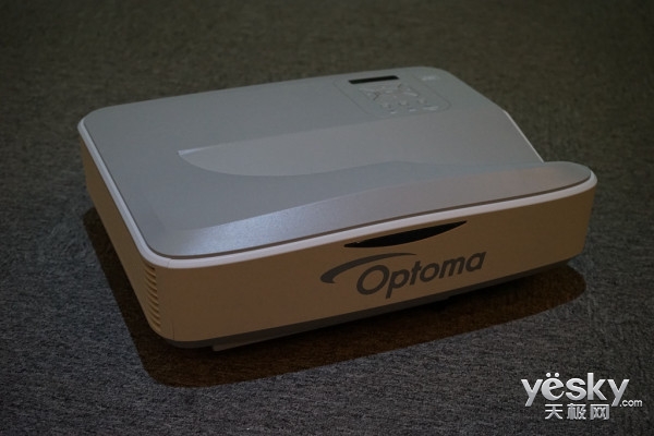 1米享百屏?奥图码LC1激光超短焦影院机评测