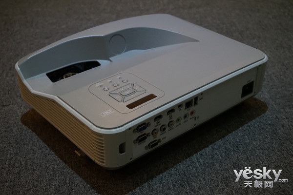 1米享百屏?奥图码LC1激光超短焦影院机评测