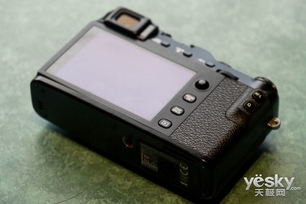 轻便造型 性能强劲 富士XE3上手简评