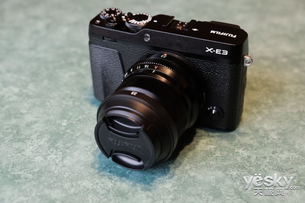 轻便造型 性能强劲 富士XE3上手简评