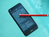 ��ʰ�Ķ����� YOTA3˫�����ֻ�����ͼ��