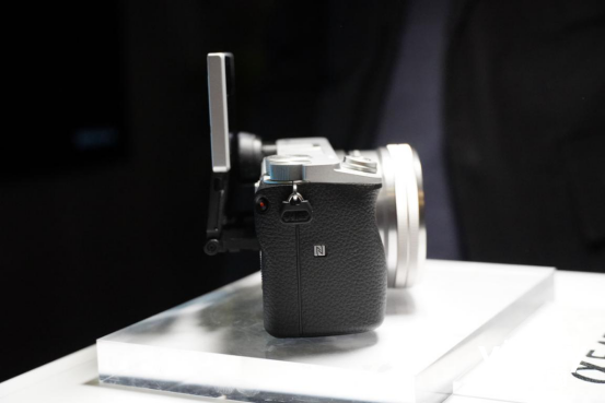 ᷢA6400ذ̼£AI׷ٶԽжǿ