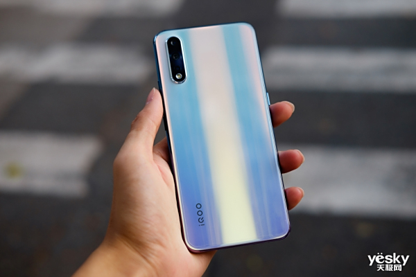 ٳ߸ͷһ iQOO Neo 855ֻ