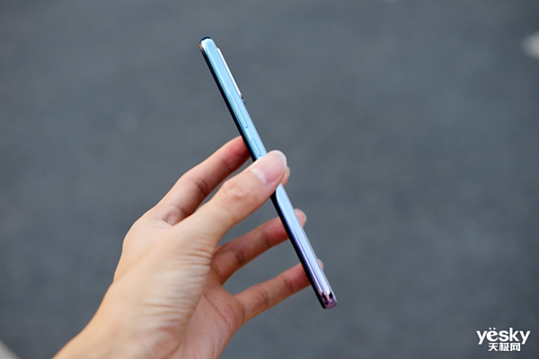 ٳ߸ͷһ iQOO Neo 855ֻ