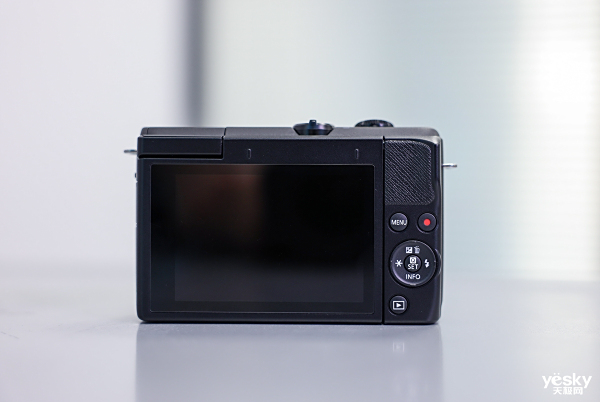 �桤����΢�� ����EOS M200����