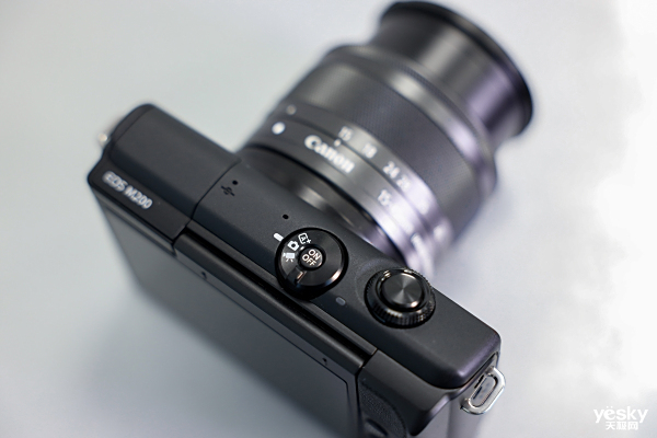 �桤����΢�� ����EOS M200����