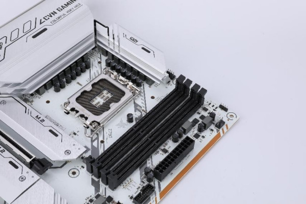 13����������ݣ��߲ʺ�700ϵ���忪��Ԥ��