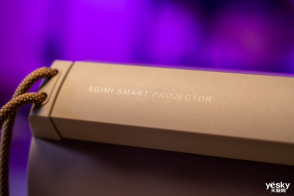  ����Play5��ЯͶӰ�����飺һ�����գ����ɹ�Ӱ����ʱ��PARTY��