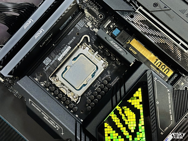 Ӣ�ض�15���׷����⣺�׿�ɳD5�ڴ�8000�뿪�� PCIe5.0��̬����