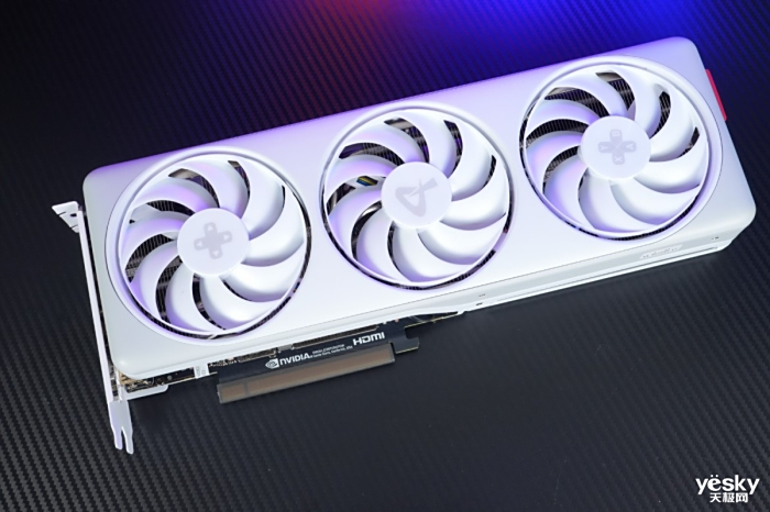 ��׼�ļӼ��� AX�羺�ѿ�GeForce RTX 4070 Ti SUPER X3W MAX����