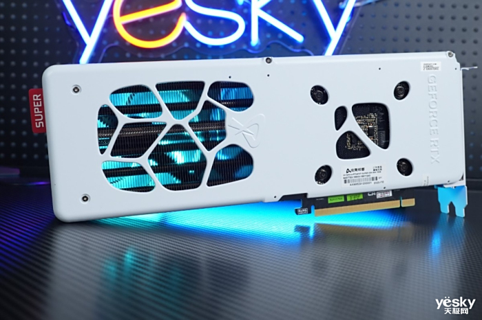 ��׼�ļӼ��� AX�羺�ѿ�GeForce RTX 4070 Ti SUPER X3W MAX����