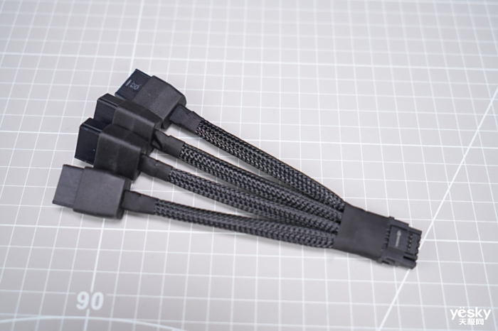 ӳ Ӣΰ RTX5090D䣡׼1200WԴ