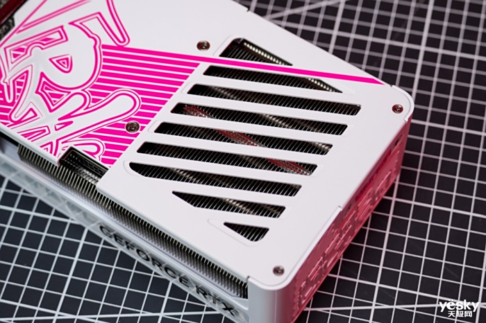 ����2Kͨ�� �ֿ�4K���� iGame GeForce RTX 5070 Ti Ultra W OC����