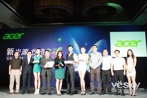 �Ķ�ɫ�� �곞����LED+�����Ϲ�ԴͶӰ��